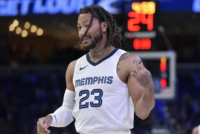 恩比德复出76人险胜雷霆 雄鹿爆冷不敌奇才