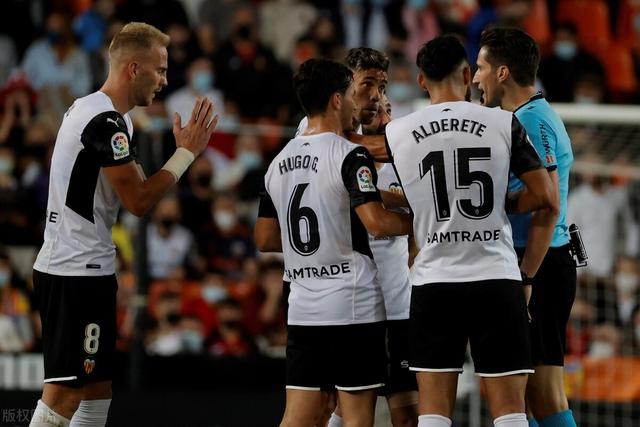 英超历史节礼日进球榜：凯恩7场10球居首